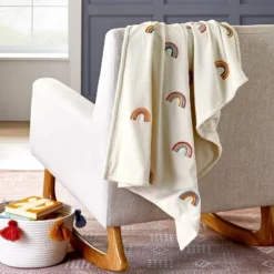 Plush Ribbed Blanket - Cloud Island⢠Rainbows