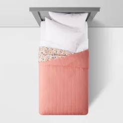 Garden Floral Cotton Kids' Quilt - Pillowfort™ -Baby Products Store GUEST d3bdaf31 0cab 4f54 8928 29eae4ea96ea